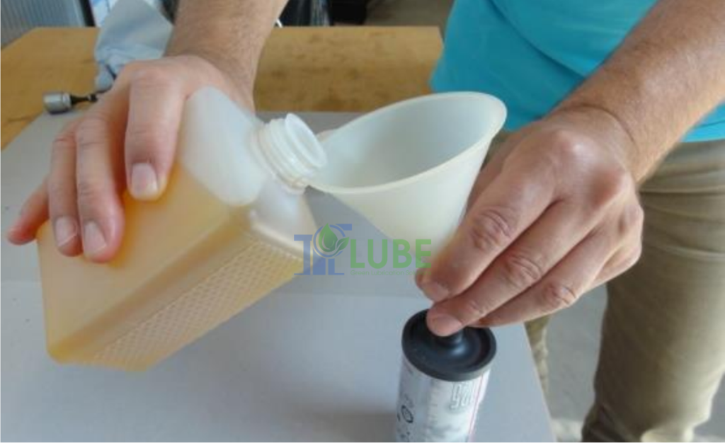 Hướng Dẫn Nạp Dầu Vào Simalube Đúng Kỹ Thuật